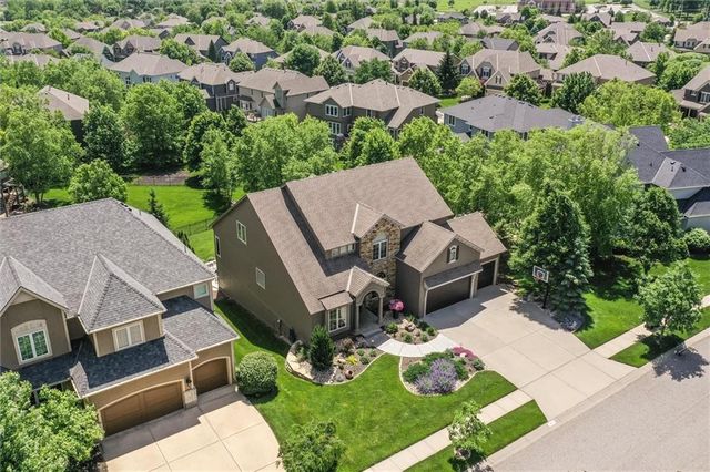 9321 W 156 Place, Overland Park, KS 66221