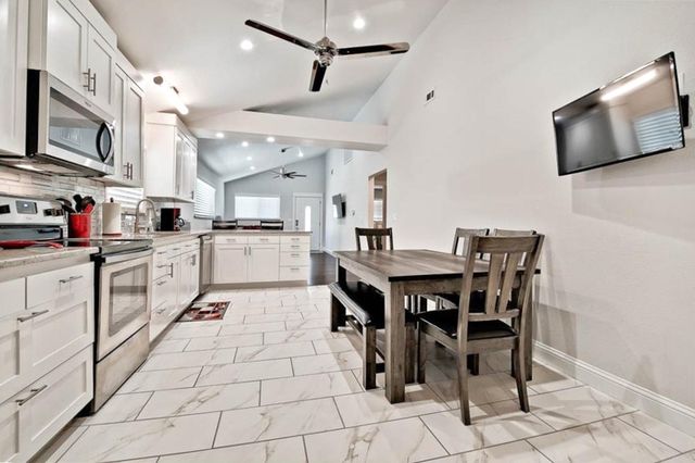 16564 Cypress Lane, Rogers, AR 72756
