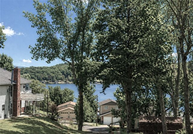 16564 Cypress Lane, Rogers, AR 72756