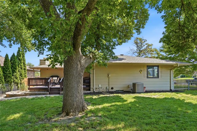 402 NW Sturbridge Street, Ankeny, IA 50023