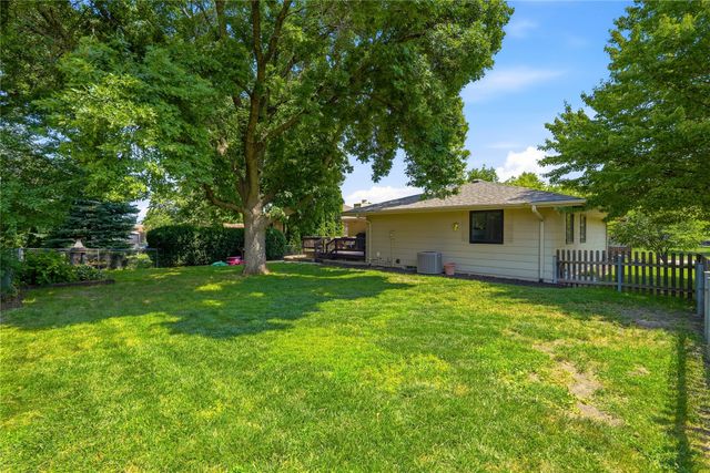 402 NW Sturbridge Street, Ankeny, IA 50023