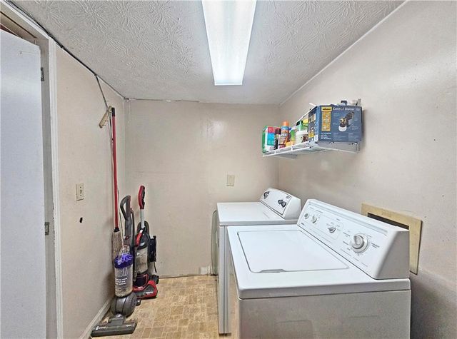 708 Greenhedge Drive, Stone Mountain, GA 30088