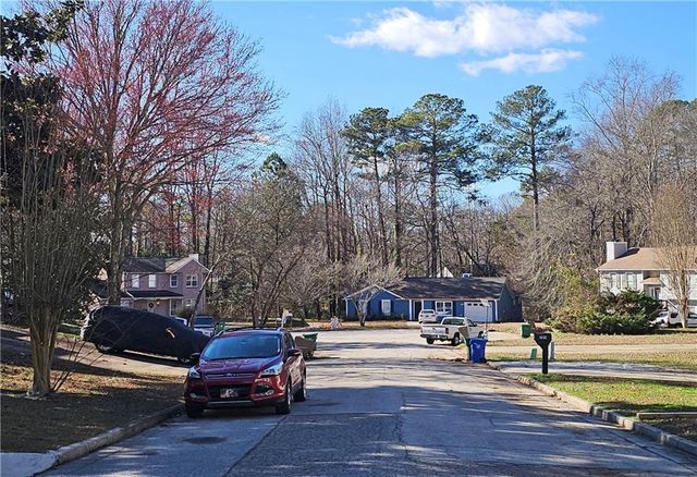 708 Greenhedge Drive, Stone Mountain, GA 30088