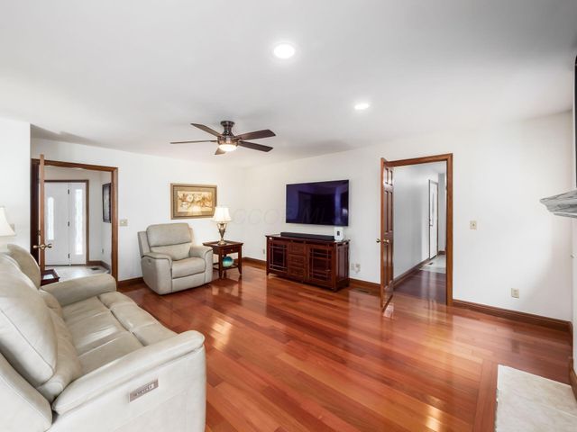 3738 Saint Paul Road, Ashville, OH 43103