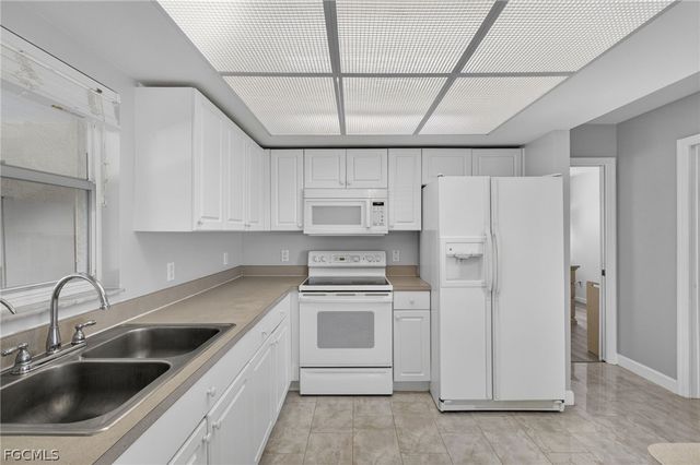 2119 SE 3rd ST, Cape Coral, FL 33990