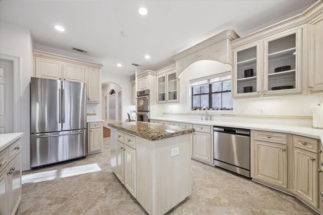 2410 Sawgrass Court, League City, TX 77573