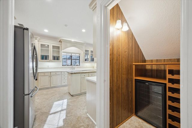 2410 Sawgrass Court, League City, TX 77573