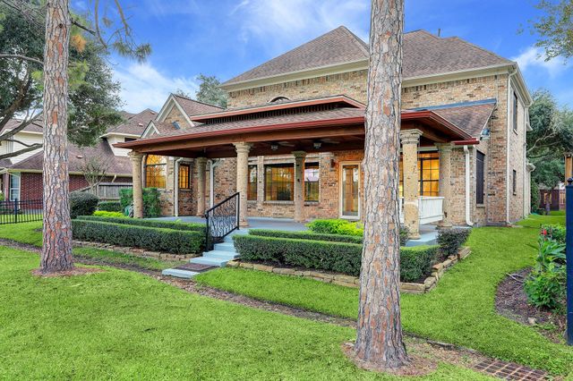 2410 Sawgrass Court, League City, TX 77573