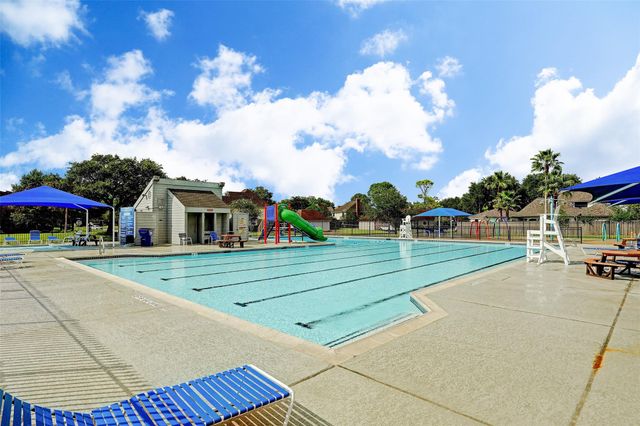 2410 Sawgrass Court, League City, TX 77573