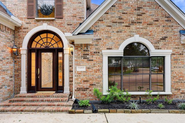 2410 Sawgrass Court, League City, TX 77573