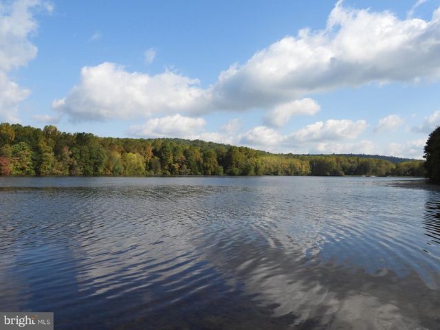 44 SCOTTISH HOLLOW DR, Birdsboro, PA 19508