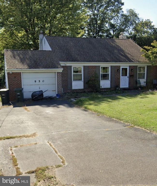 950 MADISON AVE, SOUTHAMPTON, PA 18966 — exterior