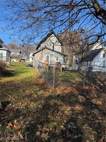 825 Oak Avenue SE, Massillon, OH 44646