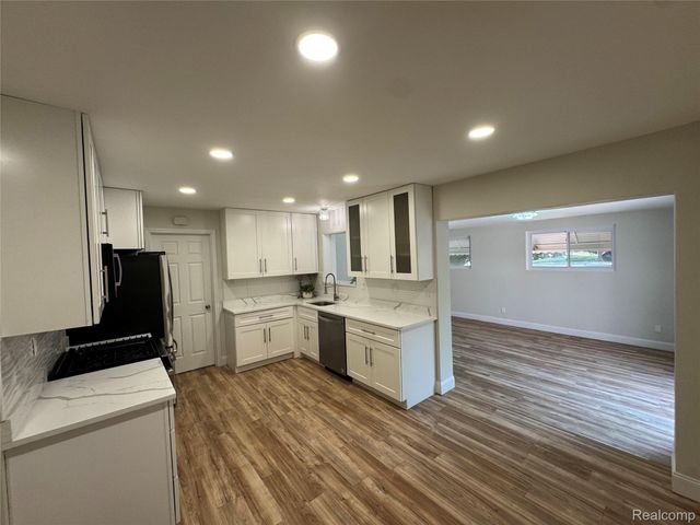 19980 Dorset Street, Southfield, MI 48075