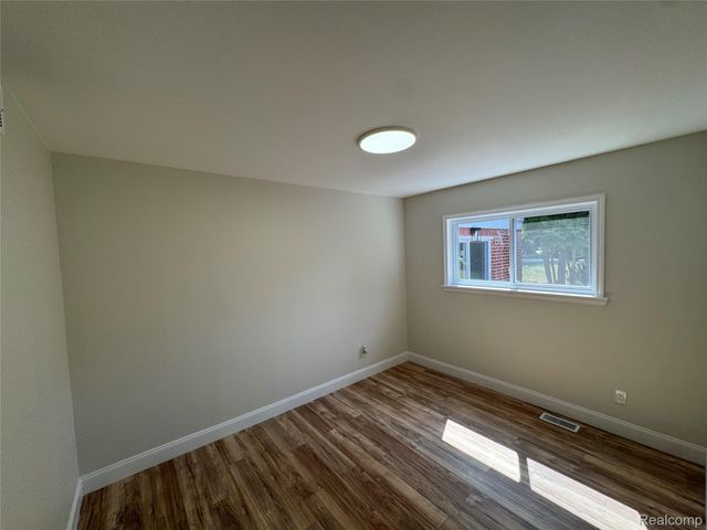 19980 Dorset Street, Southfield, MI 48075