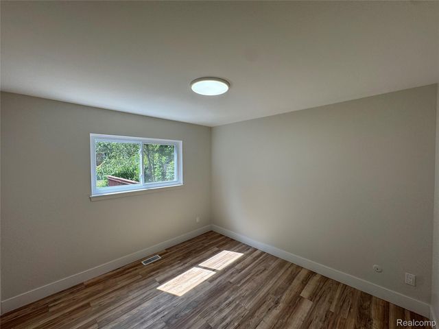 19980 Dorset Street, Southfield, MI 48075
