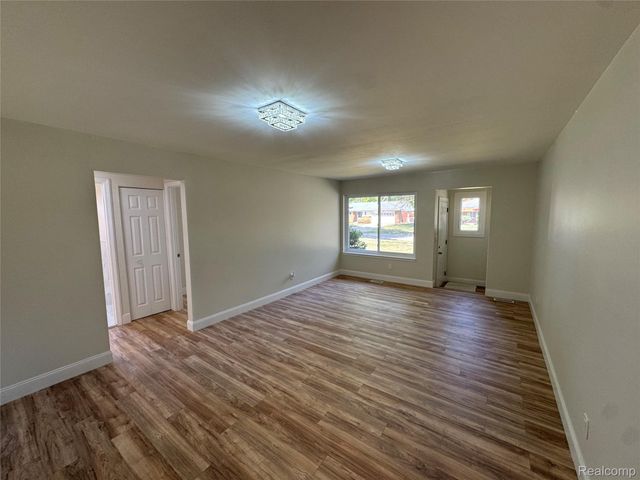 19980 Dorset Street, Southfield, MI 48075