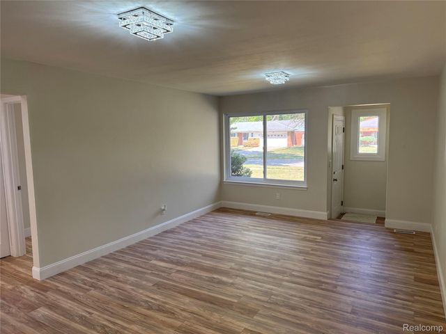 19980 Dorset Street, Southfield, MI 48075