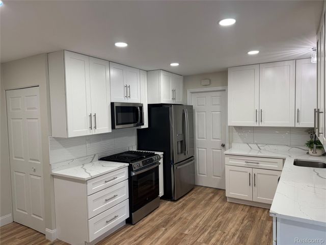 19980 Dorset Street, Southfield, MI 48075
