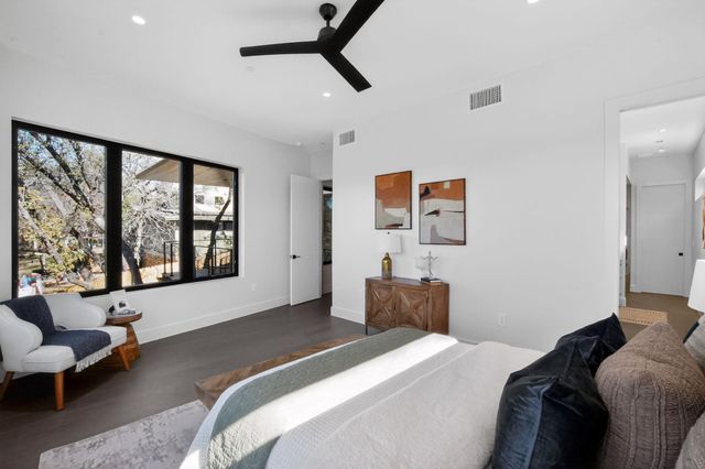 434 Brady LN, West Lake Hills, TX 78746