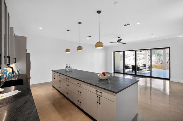 434 Brady LN, West Lake Hills, TX 78746