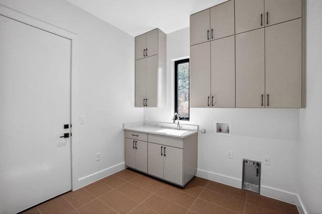 434 Brady LN, West Lake Hills, TX 78746