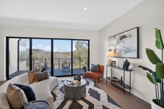 434 Brady LN, West Lake Hills, TX 78746