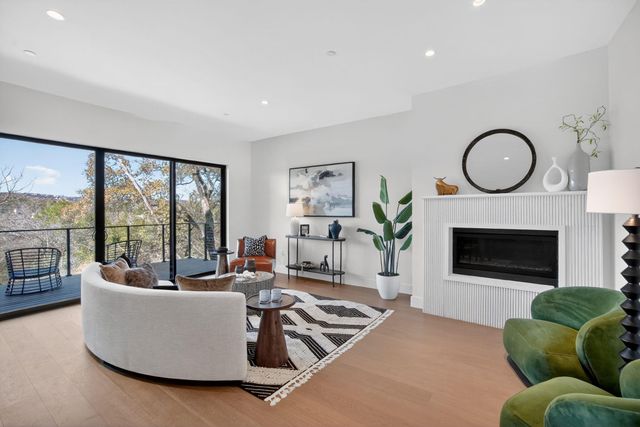 434 Brady LN, West Lake Hills, TX 78746