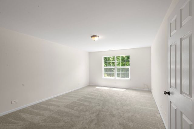 596 W Dalton Drive, Round Lake, IL 60073