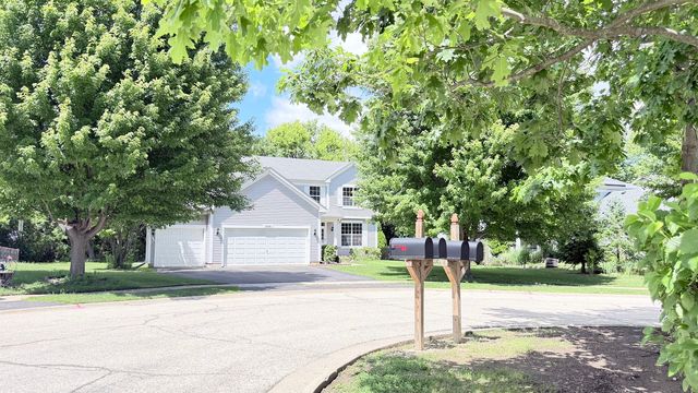 596 W Dalton Drive, Round Lake, IL 60073