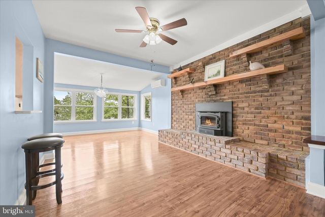 7720 W SHORE RD, Pasadena, MD 21122