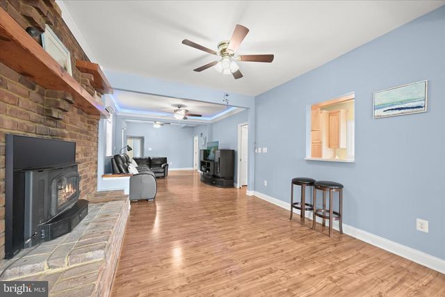 7720 W SHORE RD, Pasadena, MD 21122