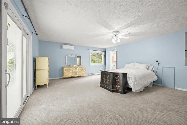 7720 W SHORE RD, Pasadena, MD 21122