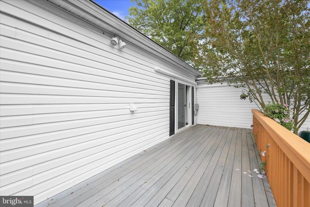 7720 W SHORE RD, Pasadena, MD 21122