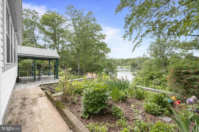 7720 W SHORE RD, Pasadena, MD 21122