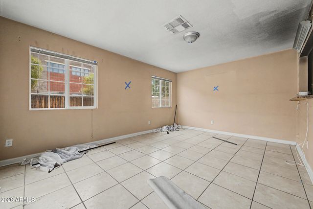 8925 W MEADOWBROOK Avenue, Phoenix, AZ 85037