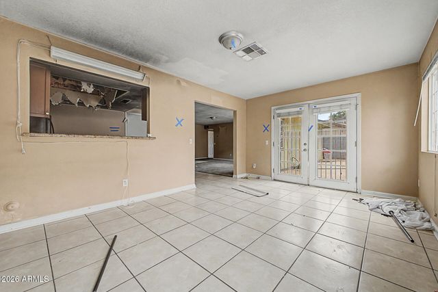 8925 W MEADOWBROOK Avenue, Phoenix, AZ 85037