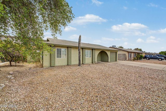 8925 W MEADOWBROOK Avenue, Phoenix, AZ 85037