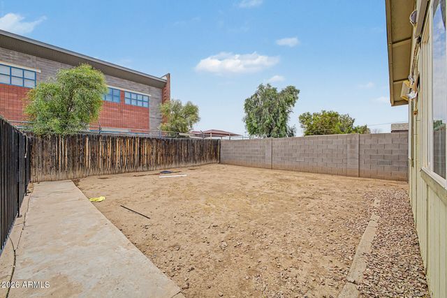 8925 W MEADOWBROOK Avenue, Phoenix, AZ 85037