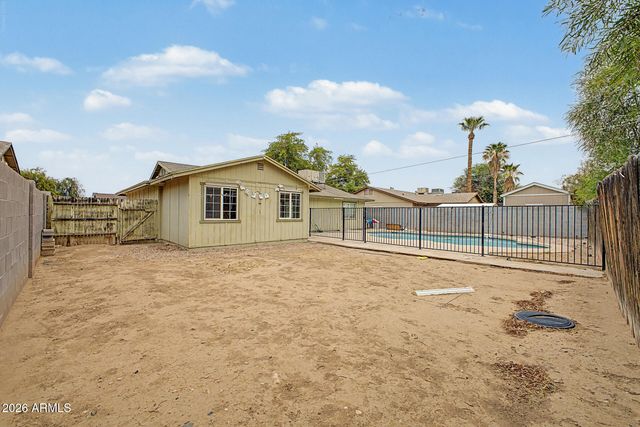 8925 W MEADOWBROOK Avenue, Phoenix, AZ 85037
