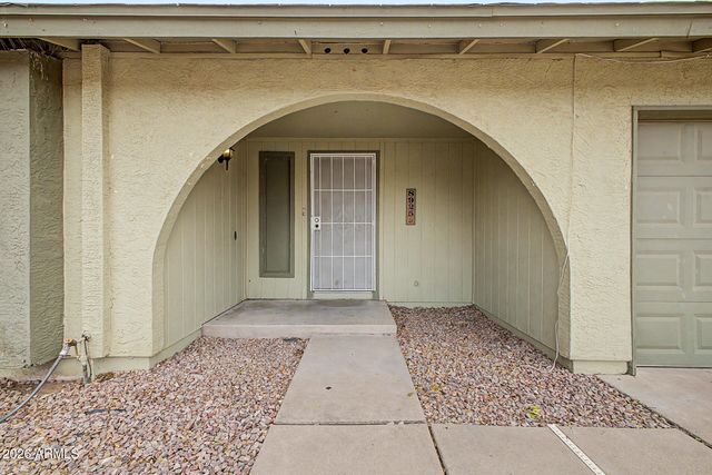 8925 W MEADOWBROOK Avenue, Phoenix, AZ 85037