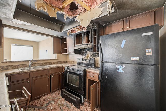 8925 W MEADOWBROOK Avenue, Phoenix, AZ 85037
