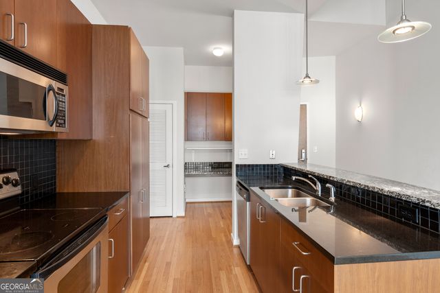 943 Peachtree Street NE 2009, Atlanta, GA 30309