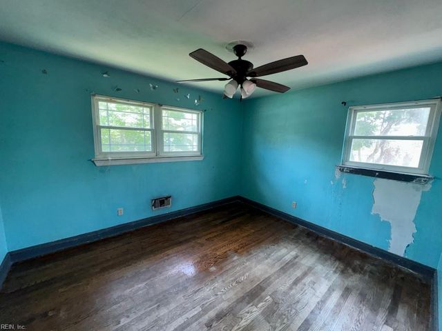 9218 Mason Creek RD, Norfolk, VA 23503
