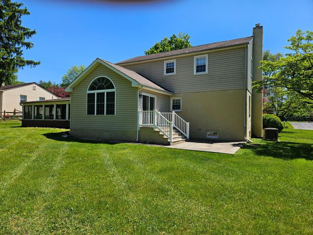 1255 EAGLE RD, West Chester, PA 19382