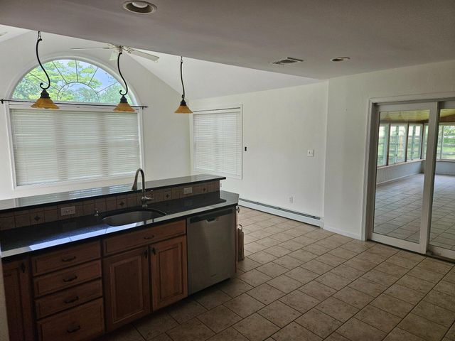 1255 EAGLE RD, West Chester, PA 19382