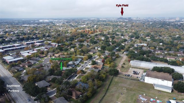 1710 Lawyer Street, College Station, TX 77840