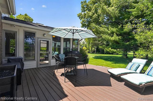 9326 Park Lane, Commerce Twp, MI 48382