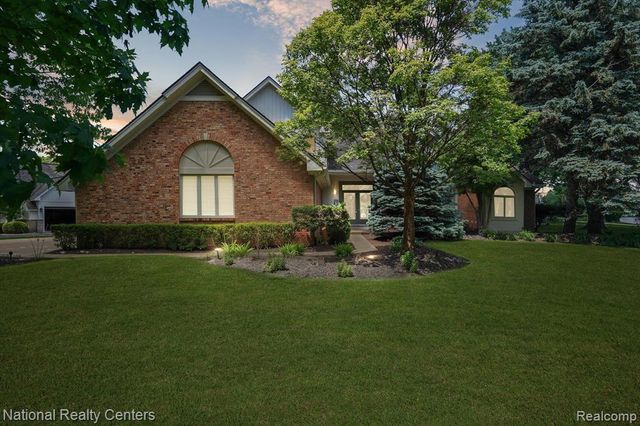 9326 Park Lane, Commerce Twp, MI 48382