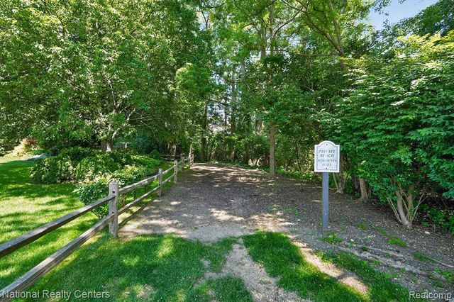 9326 Park Lane, Commerce Twp, MI 48382